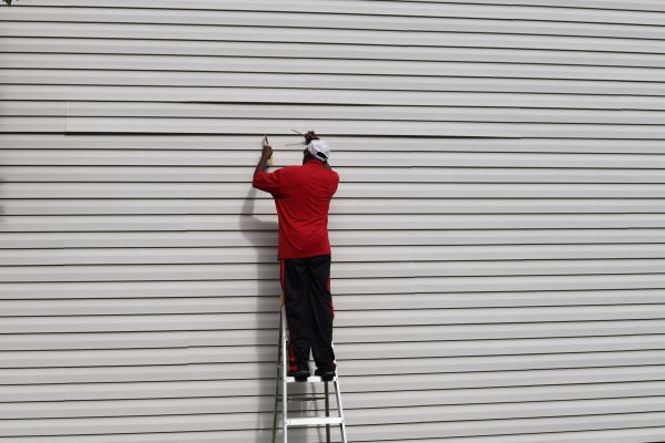 Cost of Siding Reattachment in Morgan Hill